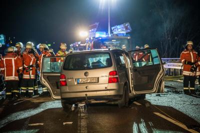 Boebingen: Unfallverursacher verstorben! Frontalcrash auf der B29 fordert 2 Verletzte und einen verletzten Hund 